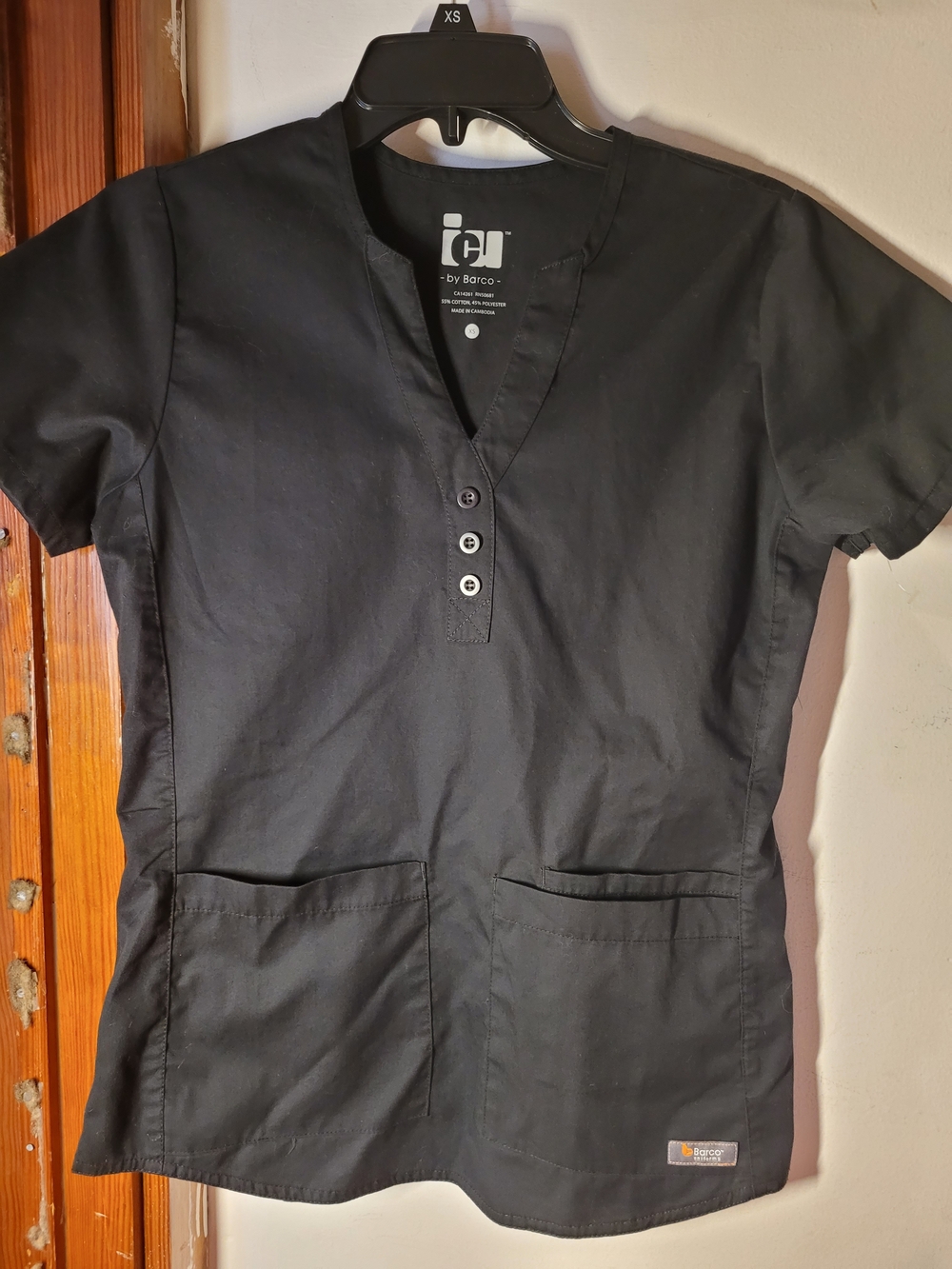 Barco Uniforms Black Women’s Scrub Top V-Neck with Pockets